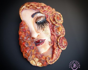 Broche artístico Lágrimas doradas de Freya