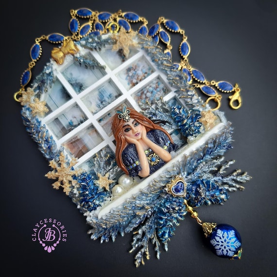 Waiting for Christmas necklace