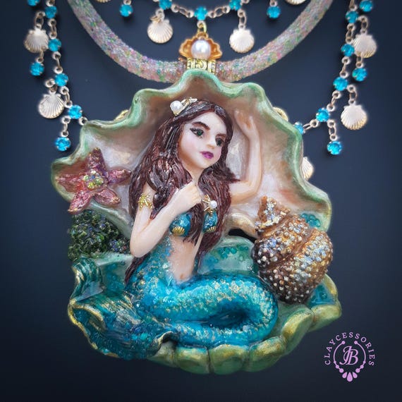 Mermaid in shell statement necklace