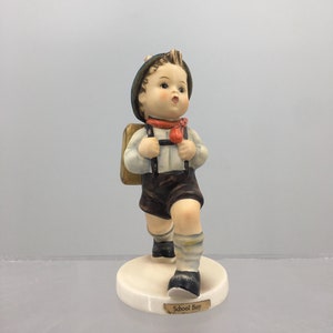 Collectible Goebel Hummel figurine &#39;School Boy&#39; #82/0 - TMK3, Hand painted vintage figurine