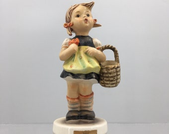 Collectible Goebel Hummel figurine 'SISTER' #98  TMK3, Hand painted vintage figurine