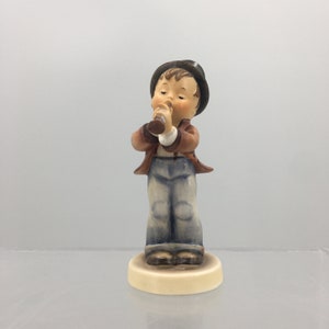 Collectible Goebel Hummel figurine &#39;SERENADE&#39; #85/0 - TMK4, Hand painted vintage figurine