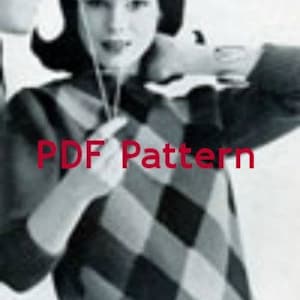 Puede incluir: Un suéter de cuello alto con estampado de rombos en blanco y negro. El suéter lo lleva puesto una persona con el pelo oscuro. El texto "PDF Pattern" está impreso en la imagen.