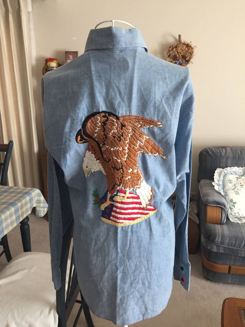 Awesome Vintage Women/'s Size Medium Americana Sears Eagle And Flag Blouse