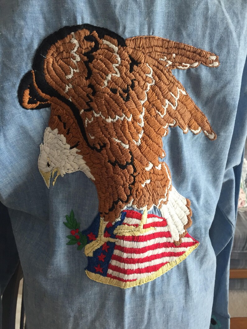 Awesome Vintage Women/'s Size Medium Americana Sears Eagle And Flag Blouse