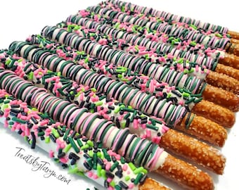 Pink camo chocolate covered pretzels.  Camo treats. Camo pretzels. Pink camo treats. It's a doe treats. Pink camo party. Pink camo favors