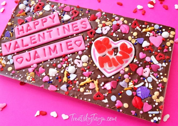 Valentine's  day personalized chocolate bar. Valentine's bar. Vday treats. Galentinesday treats. Valentine's day gifts. custom vday bar.