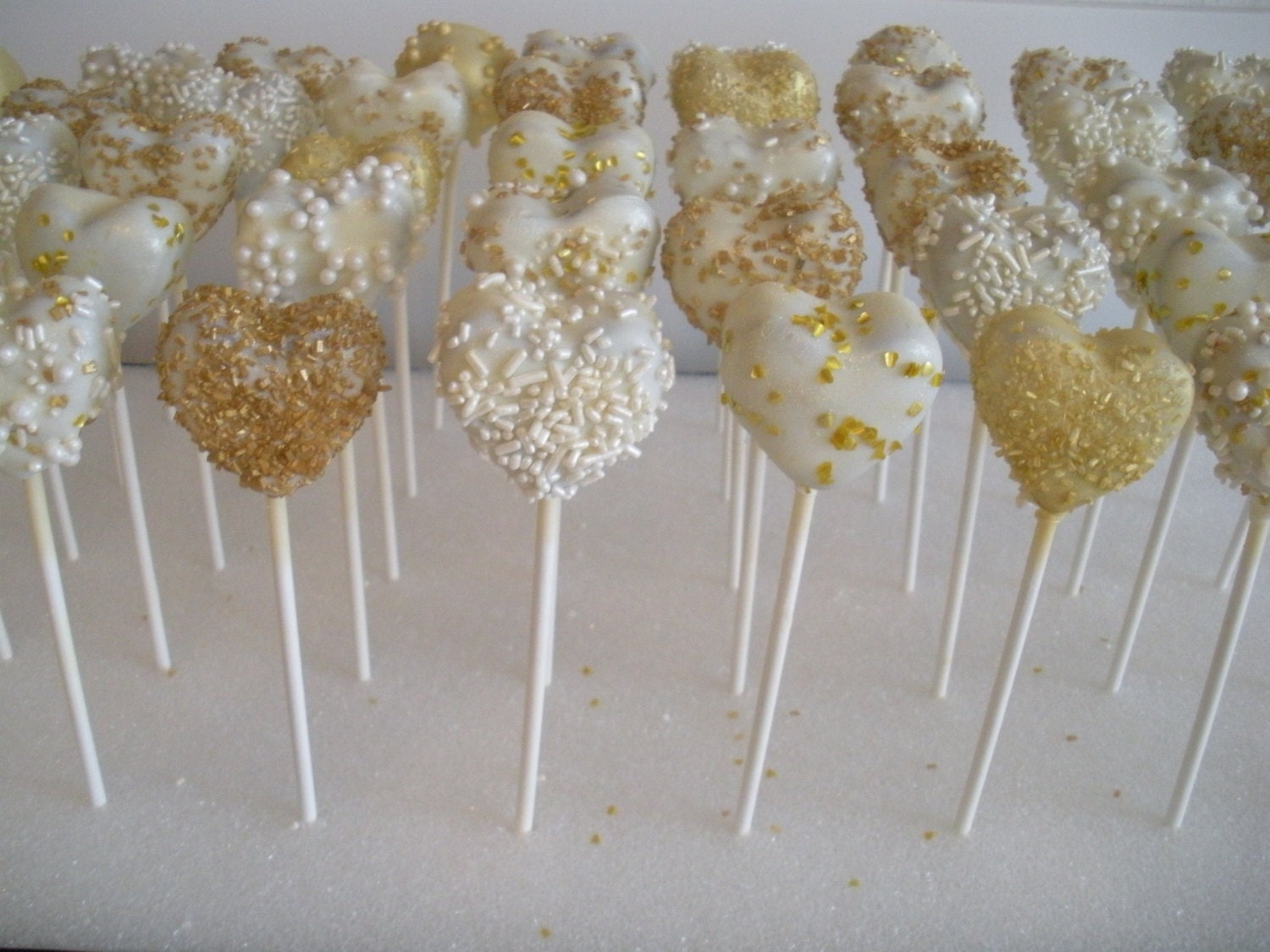 Heart Shaped Cake Pops heart-shaped-cake-pops
