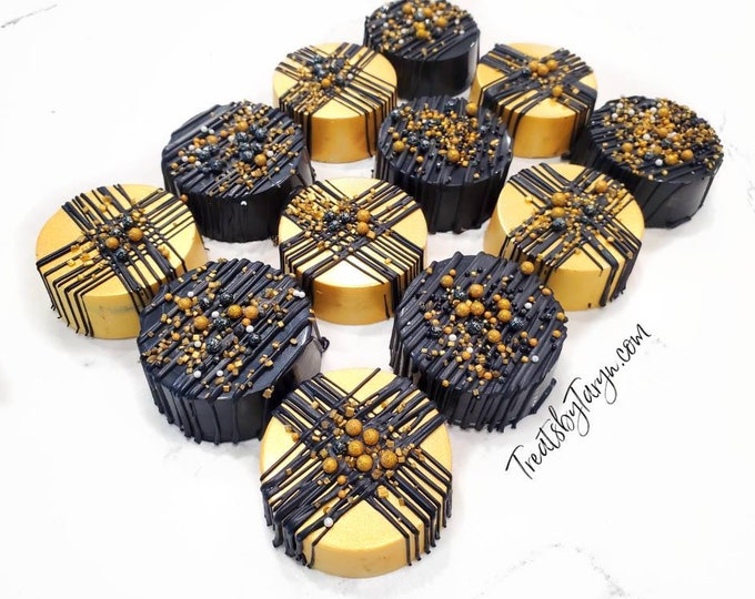 Black and gold oreos. New years favors. Gold treats. Chocolate covered oreos. Chocolate treats.