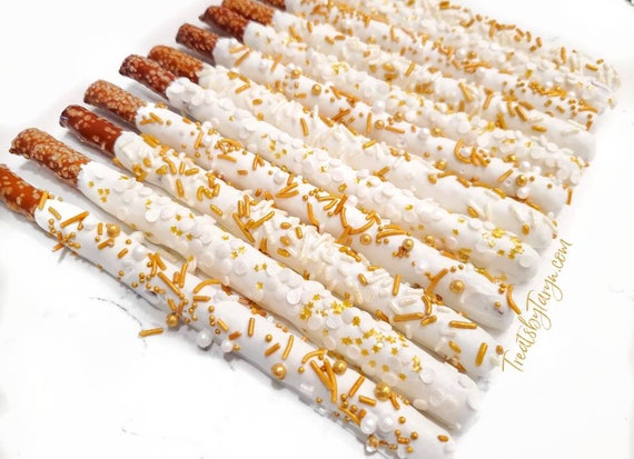 Chocolate Covered Pretzels. White cream gold pretzels. Cream pretzels. baby pretzel rods. Gold and white rods. Creamwedding. Cream chocolate