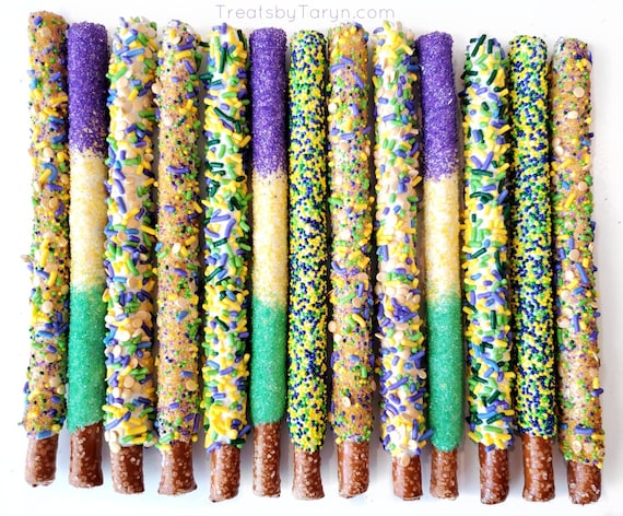 Chocolate covered Mardi gras pretzels. Mardi gras treats. NOLA treats. Mardi gras party. Mardi gras chocolate.  Mardi gras. King cake