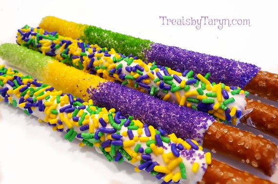 Chocolate covered Mardi gras pretzels. Mardi gras treats. NOLA treats. Mardi gras party. Mardi gras chocolate.  Mardi gras. King cake