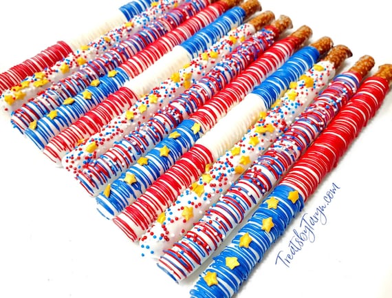 Patriotic Chocolate Covered Pretzels. 4th of July pretzels. USA pretzels. Patriotic pretzels. Patriotic treats. Spring pretzels. USA decor