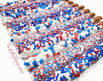 Patriotic Chocolate Covered Pretzels. 4th of July pretzels. USA pretzels. Patriotic pretzels. Patriotic treats. Spring pretzels. USA decor