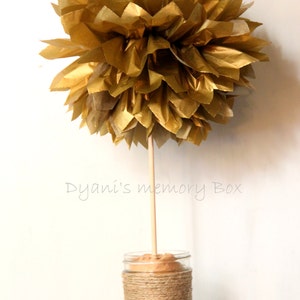 Metallic Gold oder Silber Seidenpapier Pom Poms mit Holz Dowel / Hochzeits Gold Silber Dekor / Jubiläum Dekor
