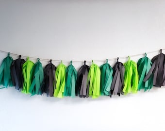 Minecraft Inspired Handmade Tissue Tassel Garland / Tassel Backdrop / Minecraft Bunting / Minecraft Banner
