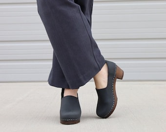 Swedish Wooden Clogs for Women / Sandgrens Clogs / Bridget Closed Back / Women High Heel Shoes / Nubuck Leather Clogs / Black