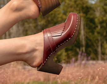 Cognac Red Clog Mules for Women / High Rise Heel Mules With Fringe / Sandgrens / Vegetable Tanned Leather / Swedish / Venice