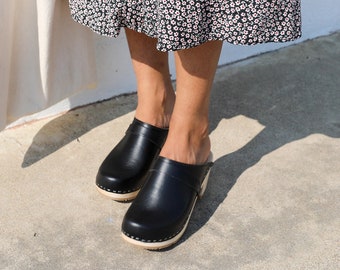 Black Clog Mules for Women / Low Heel Classic Mules / Sandgrens / Vegetable Tanned Leather / Swedish / Dublin