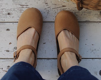Dexter Tan Brown Clog Sandals for Women / Low Heel Classic Sandals / Sandgrens / Nubuck Leather / Swedish / Saragasso