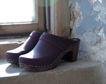 Plum Lila Clog Mules for Women / High Rise Heel Classic Mules / Sandgrens / Nubuck Leather / Swedish / Maya