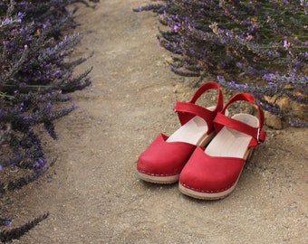 Red Clog Sandals for Women / Low Heel Classic Sandals / Sandgrens / Nubuck Leather / Swedish / Saragasso