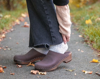 Fudge Brown Clog Mules for Women / Low Heel Minimalistic Mules / Sandgrens / Nubuck Leather / Swedish / Austin Mules