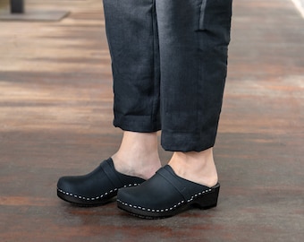 Black Clog Mules for Women / Low Heel Classic Mules / Sandgrens / Nubuck Leather / Swedish / Tokyo