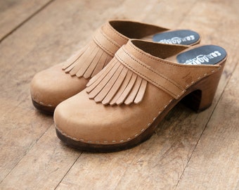 Dexter Tan Brown Clog Mules for Women / High Rise Heel Mules With Fringe / Sandgrens / Nubuck Leather / Swedish / Venice