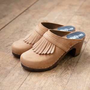 Dexter Tan Brown Clog Mules for Women / High Rise Heel Mules With Fringe / Sandgrens / Nubuck Leather / Swedish / Venice