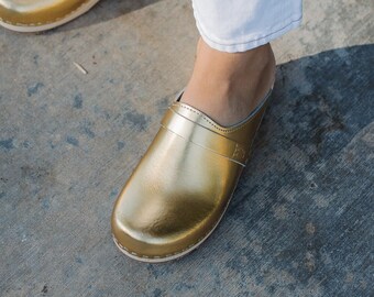 Gold sales clogs metallic