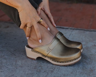 Sandgrens discount clogs retailers