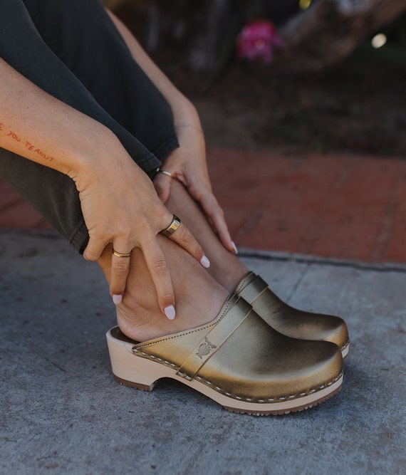 Wooden low heel clogs new arrivals