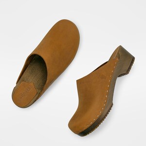 Dexter Tan Light Brown Nubuck Tanned Clog Mules Brown Wooden Base