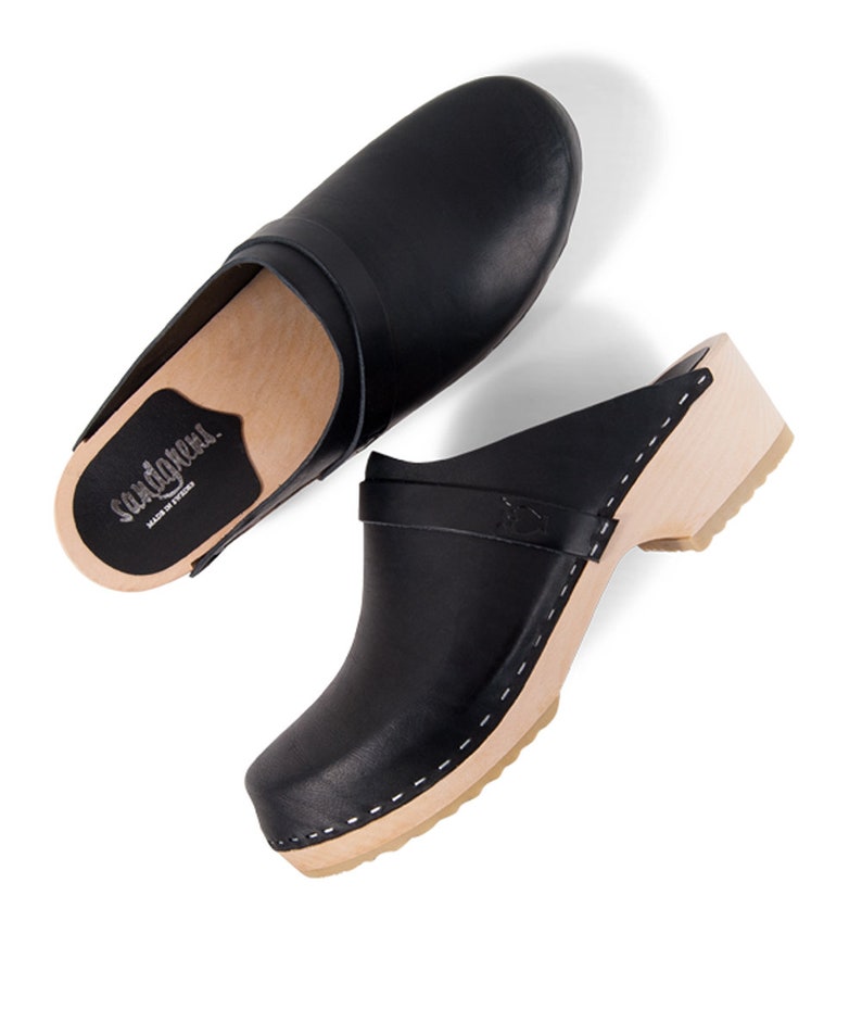 simple men's clogs