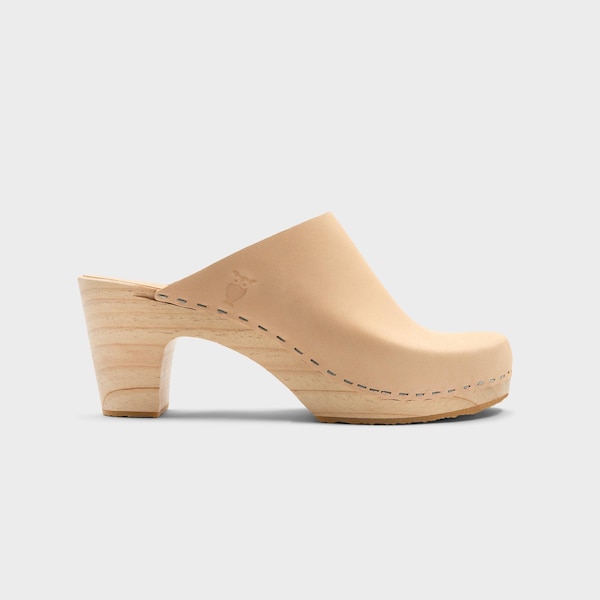Zoccoli da donna, zoccoli con zoccoli, zoccoli di legno, zoccoli con tacco alto, fatti a mano, Sandgrens, pelle conciata al vegetale color ecrù, Rhodes