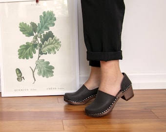 Closed Back Clogs, Women Clogs, Clog Shoes, Mule Shoes, Handmade, Sandgrens, Fudge Brown Nubuck Leather, Brett