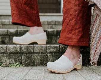 Closed Back Clogs, Women Clogs, Clog Shoes, Mule Shoes, Handmade, Sandgrens, Sand Beige Nubuck Leather, Brett Low