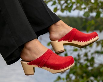 Red Clog Mules for Women / Low Heel Classic Mules / Sandgrens / Nubuck Leather / Swedish / Dublin