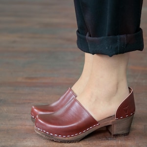 Closed Back Clogs, Women Clogs, Clog Shoes, Mule Shoes, Handmade, Sandgrens, Cognac Red Vegetable tan Leather, Brett