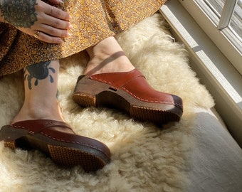 Cognac Red Clog Mules for Women / Low Heel Classic Mules / Sandgrens / Vegetable Tanned Leather / Swedish / Tokyo
