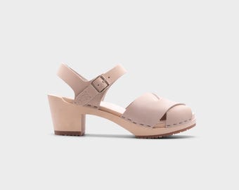 Houten sandalen, damesslippers, muiltjes met hoge hak, leren klompen, handgemaakt, zandwit nubuckleer, Monroe