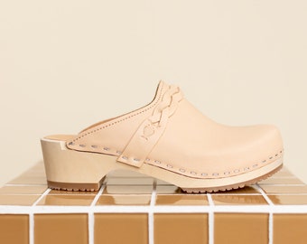 Ecru beige Clog Mules for Men / Braided Strap / Sandgrens / Nubuck Leather / Brussels