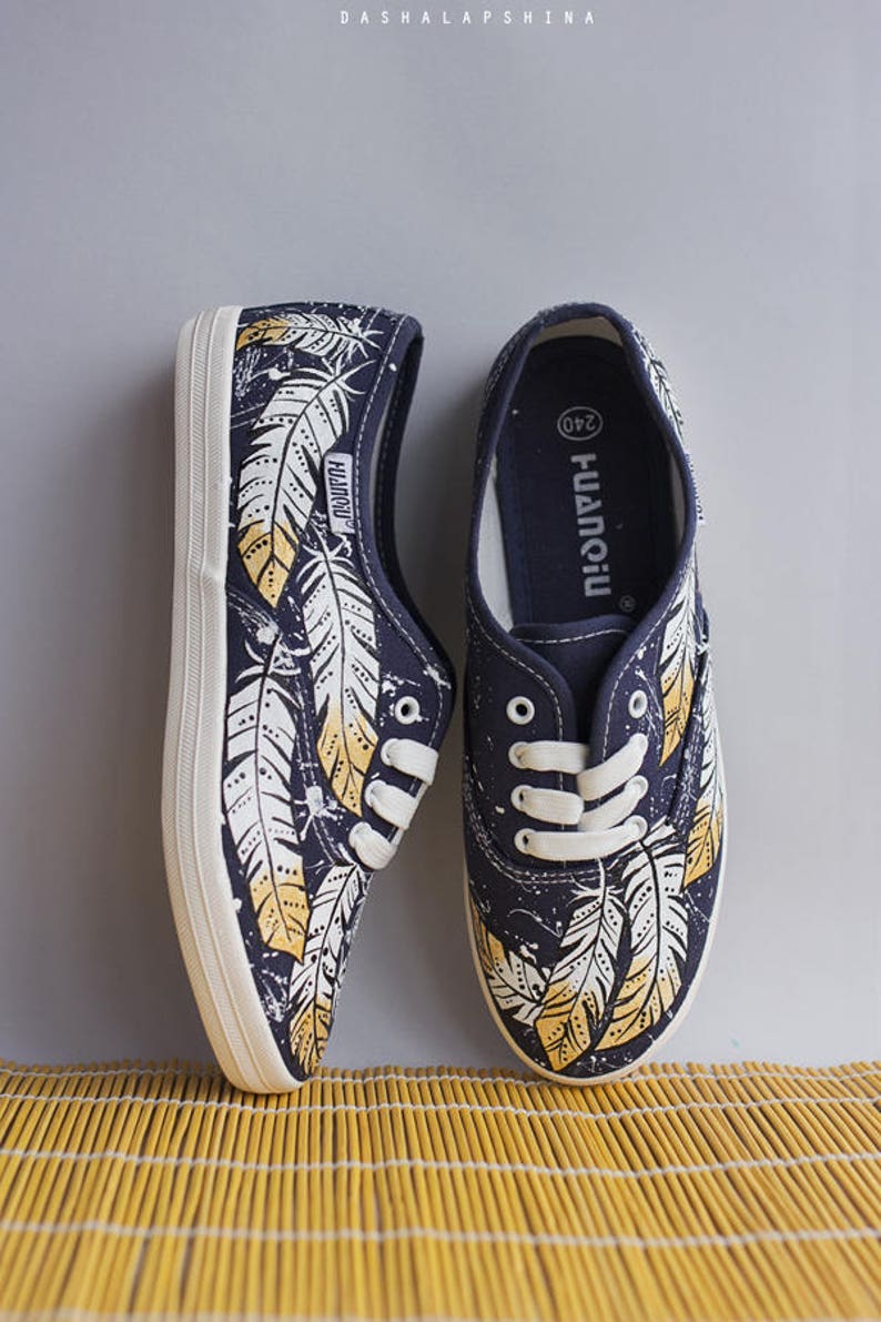 canvas shoes style