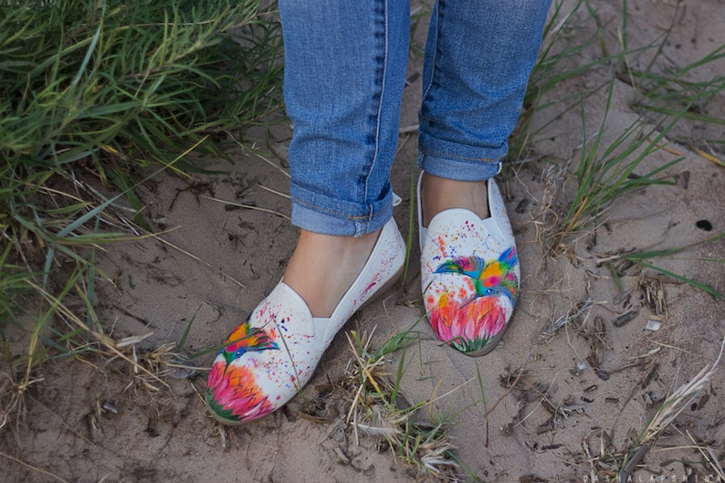 Fantastic Colibri Tie Sneakers with humming bird boho style shoes Hand painted Women Canvas Shoes