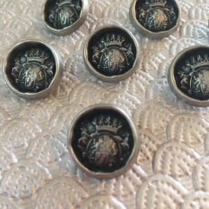 Crest & Crown shank buttons 18mm - Round and recessed - Vintage Antique silver metal