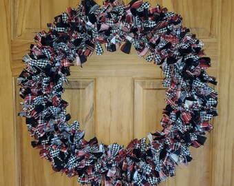 Rustic Plaid & Checks Rag Wreath / Gingham Check / Primitive / Plaid / 100% Cotton Homespun Fabric / Size:  22" / Black / Red