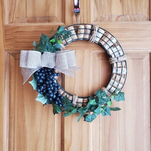 Wine Cork Wreath / Cork Wreath / Jute Accents / Grapes / Vines / Wire Wreath / Wine Cork / Cork / Handmade Bow / Bow