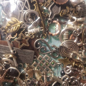 Mixed jewelry findings/charms lot- bronze and gold