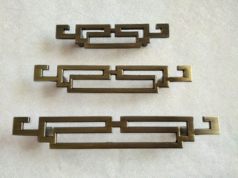 2 5 3 75 Vintage Look Kitchen Cabinet Handles Door Handle Antique Bronze Dresser Drawer Knobs Pulls Retro Furniture Hardware 64 96 128